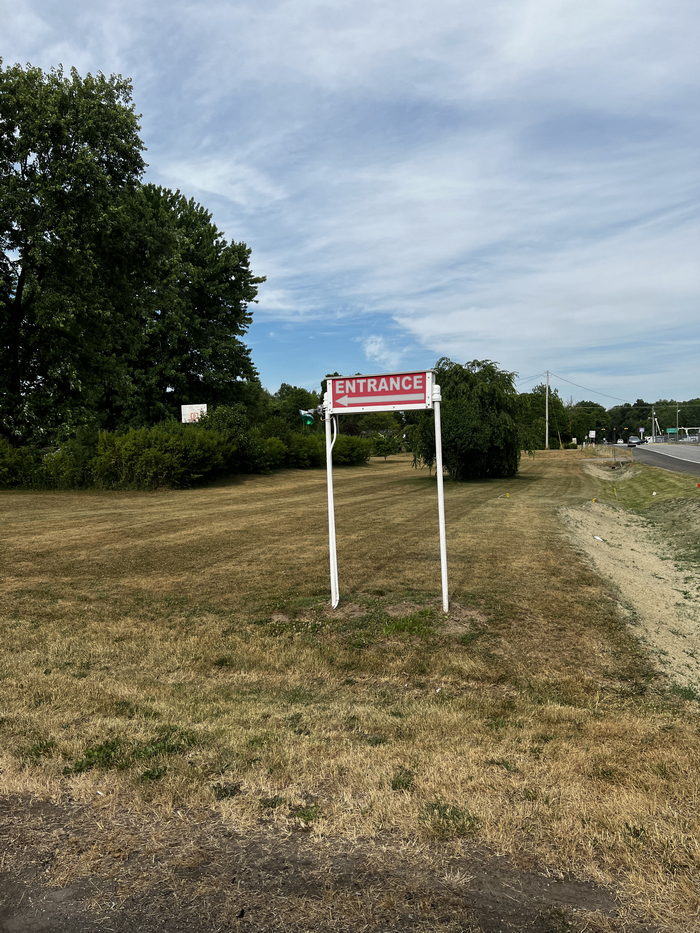 5 Mile Drive-In Theatre - July 2 2022 Photo (newer photo)